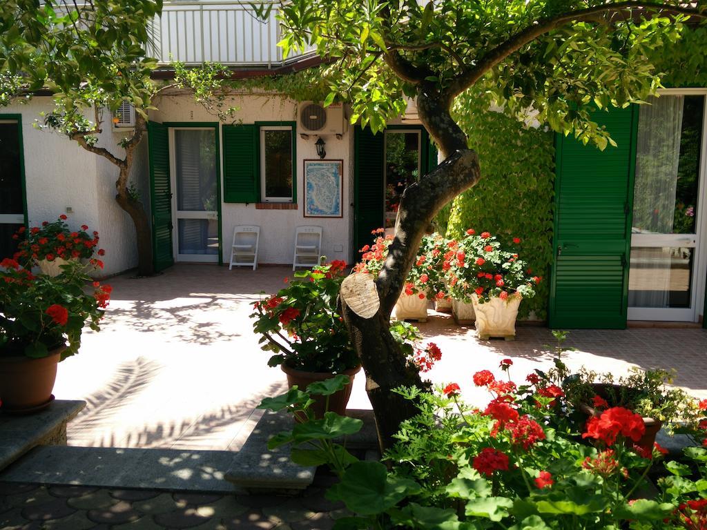 Residenza Villa I Nidi Santa Caterina  Luaran gambar