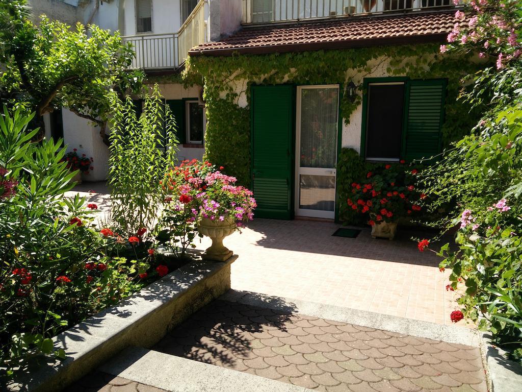 Residenza Villa I Nidi Santa Caterina  Luaran gambar